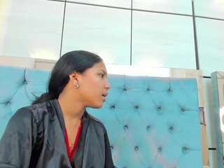 pocahontas-pow Live Webcam on CamSoda