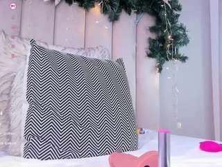 charlottedupontt's CamSoda show and profile