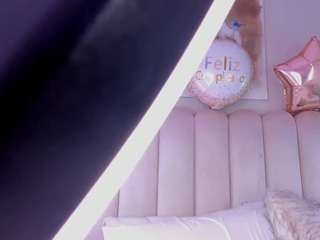 le modèle charlottedupontt est en webcam porno dans un show sur le site camsoda, il possède les tags suivants: amateur,jackoff,toys,squirter,spank,shaved,sexydance,pussy,oil,nude,normal,naked,anal,lovense,mature,fuck machine,cum in pussy,anal toys,ass,blowjob