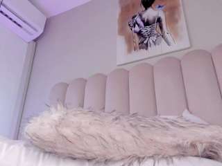 このモデルは現在ライブ中です。 charlottedupontt