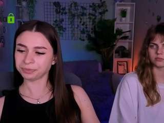 flora-ri Live Webcam on CamSoda