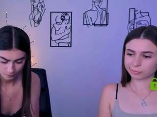 flora-ri live webcam show