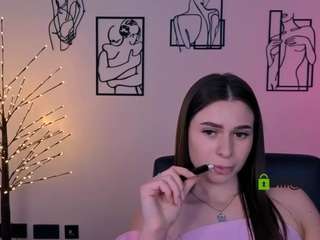 flora-ri live webcam show