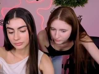 flora-ri live webcam show