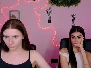 flora-ri live webcam show