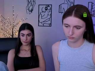 flora-ri live webcam show