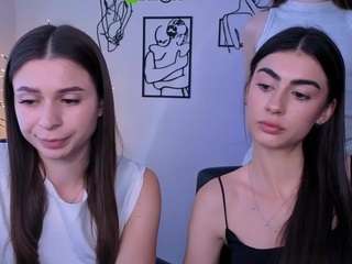 flora-ri live webcam show