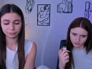 flora-ri live webcam show