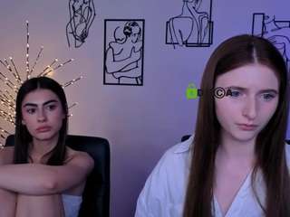flora-ri live webcam show