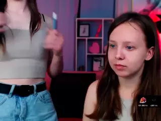 flora-ri's Live Sex Cam Show