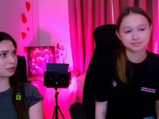 flora-ri's Live Sex Cam Show