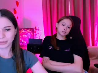 flora-ri's Live Sex Cam Show