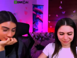 flora-ri's Live Sex Cam Show
