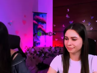 flora-ri's Live Sex Cam Show