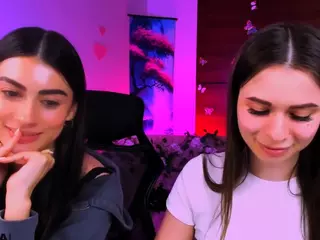 flora-ri's Live Sex Cam Show
