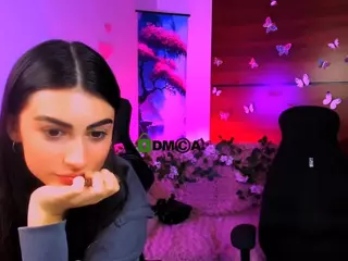 flora-ri's Live Sex Cam Show