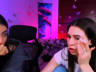 flora-ri's Live Sex Cam Show