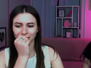 flora-ri's Live Sex Cam Show