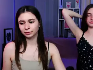flora-ri's Live Sex Cam Show