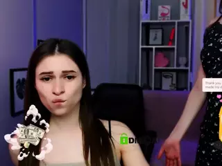 flora-ri's Live Sex Cam Show