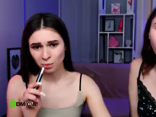 flora-ri's Live Sex Cam Show