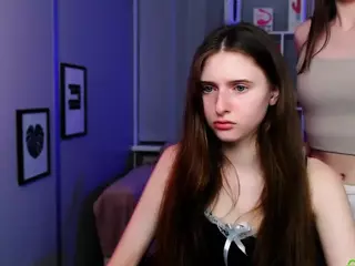 flora-ri's Live Sex Cam Show