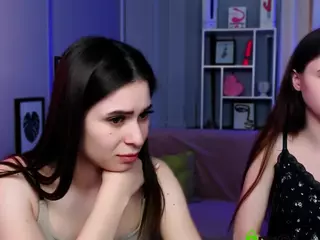 flora-ri's Live Sex Cam Show