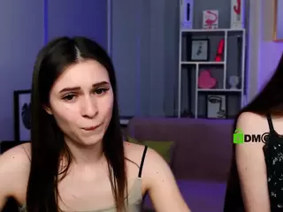 flora-ri's Live Sex Cam Show