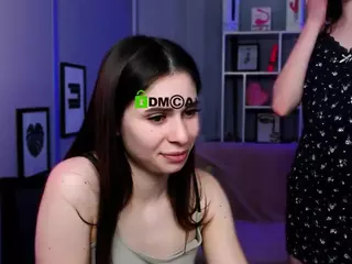 flora-ri's Live Sex Cam Show