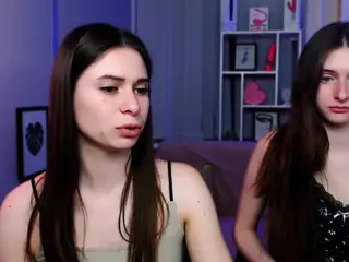 flora-ri's Live Sex Cam Show