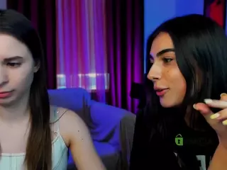 flora-ri's Live Sex Cam Show