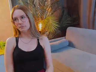 ZaraBrougham's Live Sex Cam Show