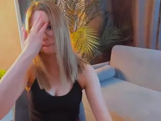 ZaraBrougham's Live Sex Cam Show