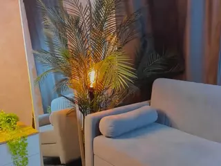 ZaraBrougham's Live Sex Cam Show
