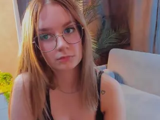 ZaraBrougham's Live Sex Cam Show