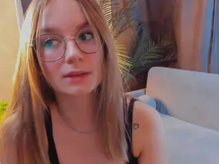 ZaraBrougham's Live Sex Cam Show