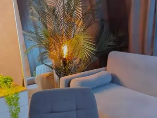 ZaraBrougham's Live Sex Cam Show