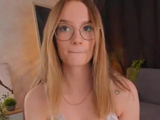 ZaraBrougham's Live Sex Cam Show