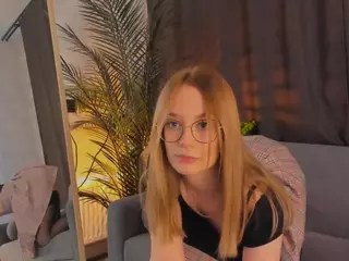 ZaraBrougham's Live Sex Cam Show
