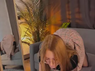 ZaraBrougham's Live Sex Cam Show