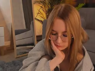 ZaraBrougham's Live Sex Cam Show