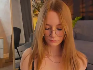 ZaraBrougham's Live Sex Cam Show