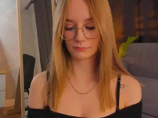 ZaraBrougham's Live Sex Cam Show