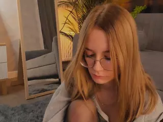 ZaraBrougham's Live Sex Cam Show