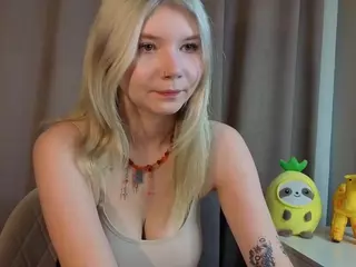 EdlaBuskey's Live Sex Cam Show