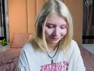 EdlaBuskey's Live Sex Cam Show