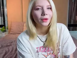 EdlaBuskey's Live Sex Cam Show