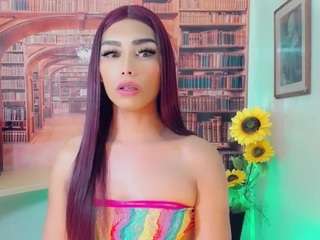 emeli-roushot Live Webcam on CamSoda