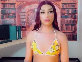 emeli-roushot Live Webcam on CamSoda