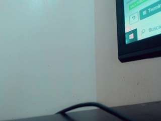 emeli-roushot webcam model